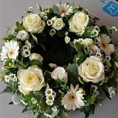 Funeral Flowers A Guide To Choosing Your Tribute Interflora